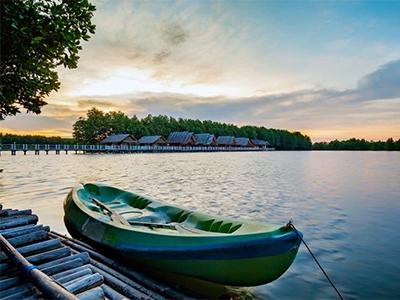 ทะเลขวัญสมุทรโฮมสเตย์ สัมผัสวิถีชาวประมงกับบ้านพักแนว backpack fisherman home stay พร้อมแพ็คเกจอาหารทะเลสดๆ อร่อยล้ำ อันเลื่องชื่อ ในฝีมือชาวเล อิ่มไม่อั้น