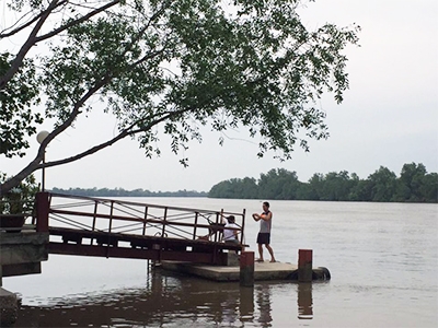 บ้านนายถึก โฮมสเตย์ แปดริ้ว บ้านพักริมน้ำบางปะกง บรรยากาศสบาย ๆ