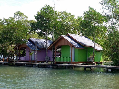 บ้านพัก อาหาร และกิจกรรมท่องเที่ยว