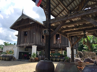 บ้านสี่เสาวโฮมสเตย์ (คีรีวง)