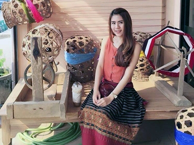 ร้านจันทร์หอม ผ้าตีนจก จำหน่ายผลิตภัณฑ์ผ้าฝ้าย ผ้าฝ้ายทอมือและเสื้อผ้าสำเร็จรูป