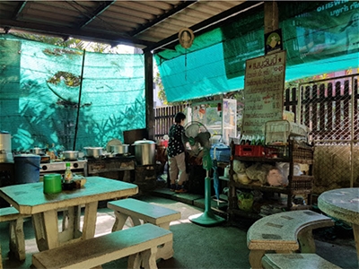 ข้าวซอย ข้าง YMCA ลำพูน