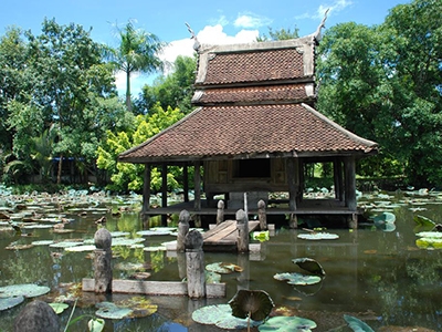 หอไตรกลางน้ำ วัดปทุมคงคา (วัดนกออก) อ.ปักธงชัย