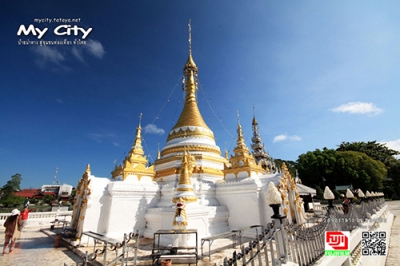 ฟ้าใส ๆ ที่วัดจองคำ วัดจองกลาง แม่ฮ่องสอน