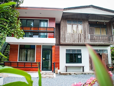 บ้านชมจันทร์ ณ คีรีวง