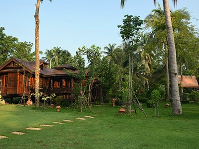 เรือนไม้อรอนงค์ อัมพวา