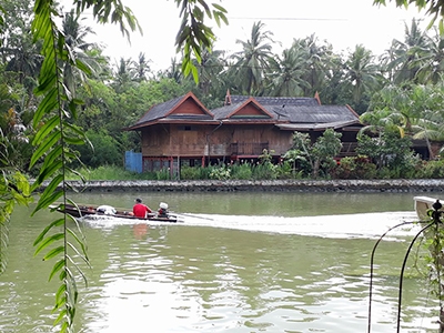 ณ ปลายโพงพาง อัมพวา