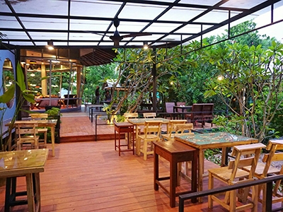 ร้านในสวน food & coffee อัมพวา