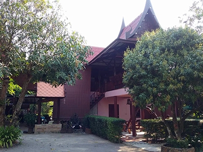 บ้านสวนลาโภทัยอัมพวา