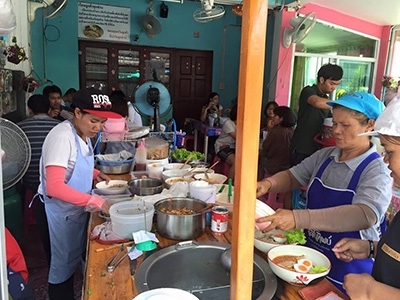 ก๋วยเตี๋ยวต้มยำไข่หวาน ยางมะตูม ลำปาง
