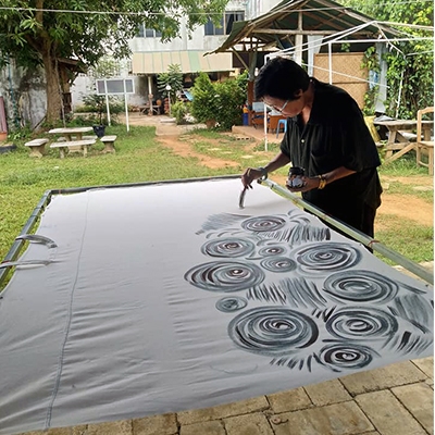 ผ้าหม้อห้อมมัดย้อม by ป้าเหงี่ยม จ.แพร่