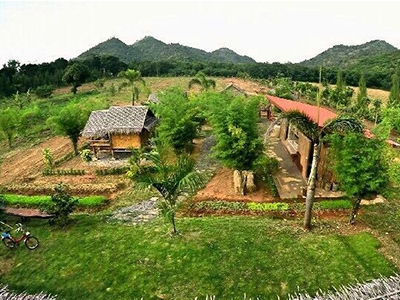 บ้านนอก ฟาร์มสเตย์ ปากช่อง โคราช 班诺克农家乐 泰国酒店