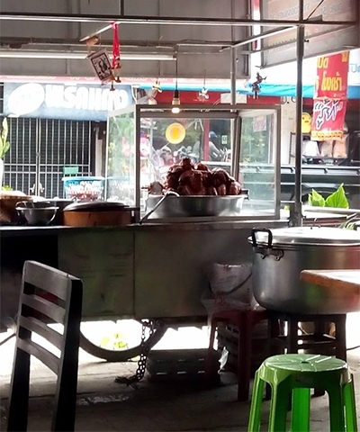 ข้าวขาหมูเฮียแผ่ กั่งบ๊วย นครปฐม