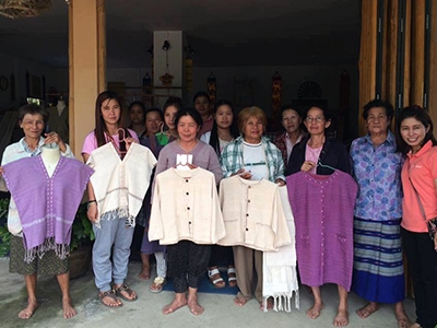 กลุ่มทอผ้าพื้นเมือง ย้อมสีธรรมชาติ บ้านหนองบัวสรวย เชียงราย