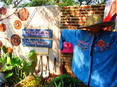 ท่าจีนริเวอร์โฮม บ้านหุ่นไล่กา เดิมบางนางบวช สุพรรณบุรี 塔金滨河度假屋酒店 泰国酒店