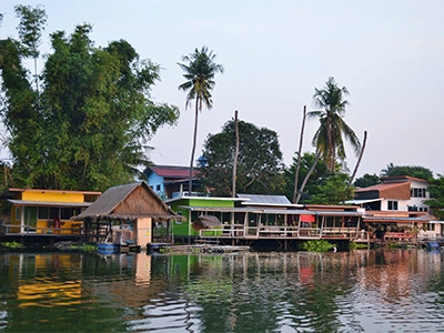 ริมน้ำ โฮมสเตย์ บ้านชุ้ง เสาไห้ สระบุรี