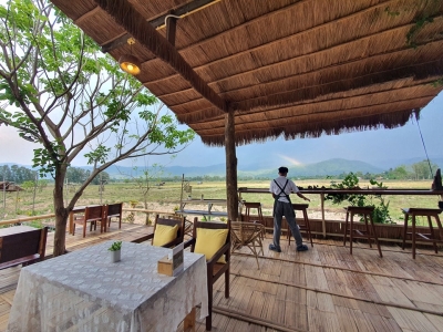 บ้านทุ่งรุ่งอรุณ The Local Khuntan