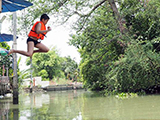เรือนไม้สายน้ำ โฮมสเตย์ อัมพวา