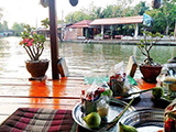 บ้านปิตุมาตา ริมคลองอัมพวา