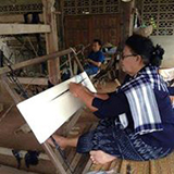 ผ้าพื้นเมือง ผ้ามัดหมี่ และวิถีผู้ไทห้องแซง ยโสธร