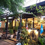 Flower Blue Coffee & Bistro เกาะสีชัง ชลบุรี
